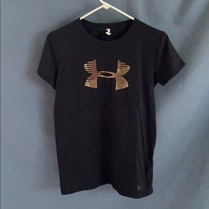 Black under armour tee-shirt